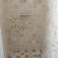 Douche de la chambre 1