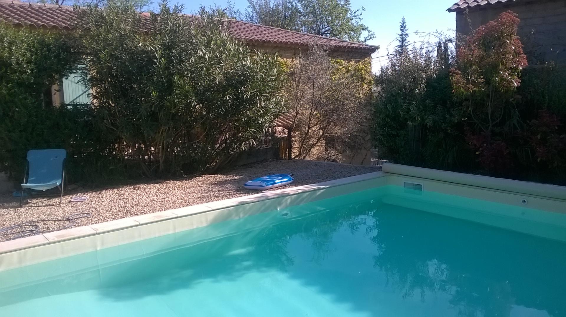 piscine et jardin